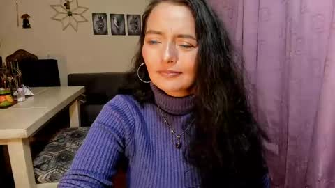  emma luxy online show from June 5, 2026, 3:35 am