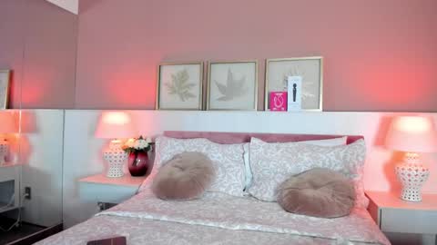  Emma  online show from November 5, 2025, 3:50 am