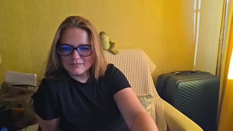 emma_misty_ online show from September 22, 2025, 2:19 pm