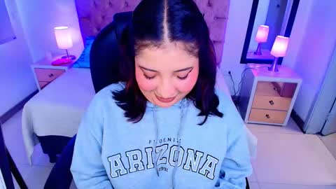 Emma Monserratt online show from November 13, 2025, 8:08 pm