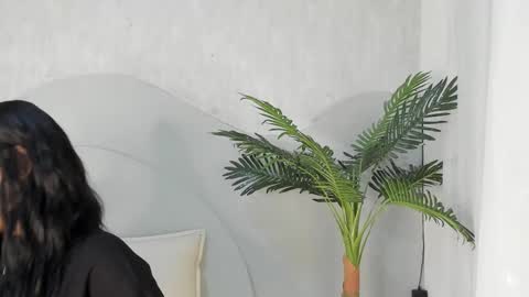 Emma Morgann online show from December 2, 2025, 11:37 am