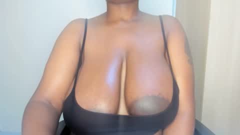 emma_remi online show from October 25, 2025, 1:07 pm