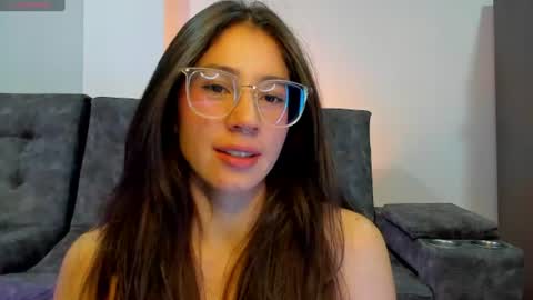 Snapshot of emma_sandovaal chatting on June 14, 2026, 4:14 am Emma online show from June 14, 2026, 4:14 am