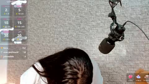 Emma  online show from April 9, 2026, 6:19 am