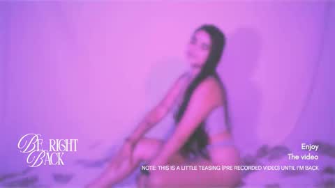 emma_whitee_ online show from December 16, 2025, 12:21 pm