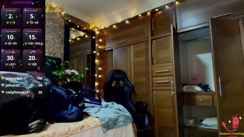Emma online show from December 10, 2024, 1:43 am