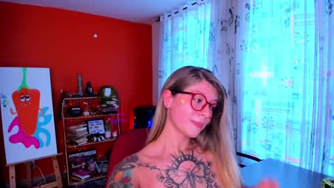Snapshot of emmaa_hostt chatting on February 17, 2025, 12:16 pm Ema .l. online show from February 17, 2025, 12:16 pm