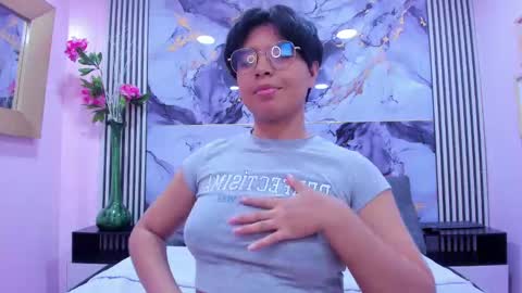 Emma  online show from September 23, 2025, 2:36 am