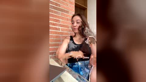 Snapshot of emmablue10 chatting on February 20, 2026, 10:21 pm EMMA BLUE online show from February 20, 2026, 10:21 pm