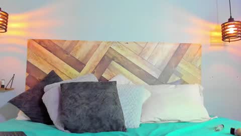 Emma Brant online show from December 7, 2024, 3:19 pm