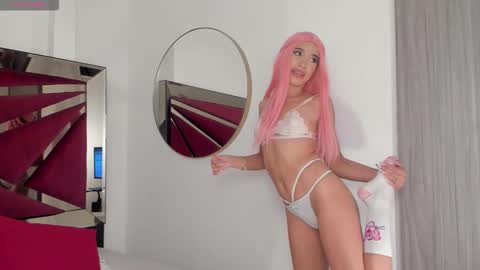 Snapshot of emmacarther chatting on October 16, 2025, 6:31 pm Emma online show from October 16, 2025, 6:31 pm