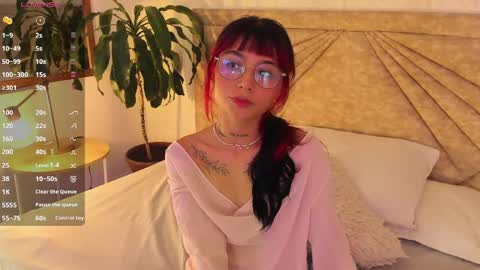 Snapshot of emmaduff_ chatting on April 24, 2026, 12:18 pm online show from April 24, 2026, 12:18 pm
