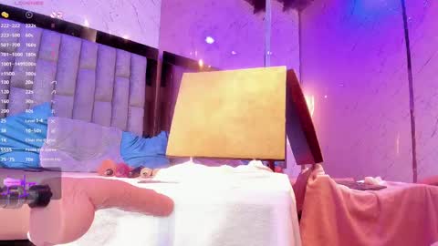 Emma Duque online show from March 5, 2025, 10:54 pm