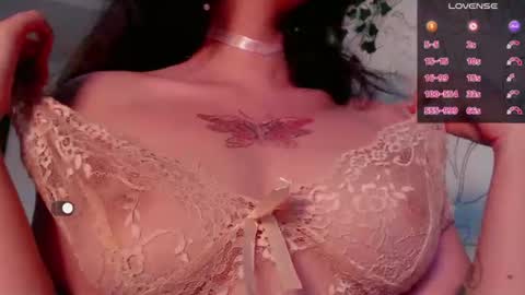 Snapshot of emmae__ chatting on June 9, 2026, 1:12 pm Emma online show from June 9, 2026, 1:12 pm