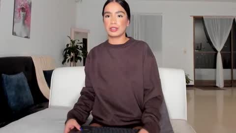 valentina online show from January 13, 2025, 5:33 am