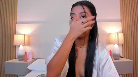 Snapshot of emmaespencer chatting on May 9, 2026, 11:48 am emmaespencer online show from May 9, 2026, 11:48 am