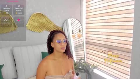  Emma Ferrary  online show from October 26, 2025, 2:12 pm