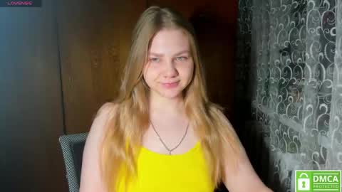 Snapshot of emmafrizea chatting on April 22, 2026, 10:44 pm Hello Im newMake me cumPVT 12tk for min ALL INCLUSIVE online show from April 22, 2026, 10:44 pm