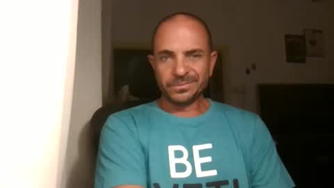 Ariel online show from October 19, 2025, 9:04 pm