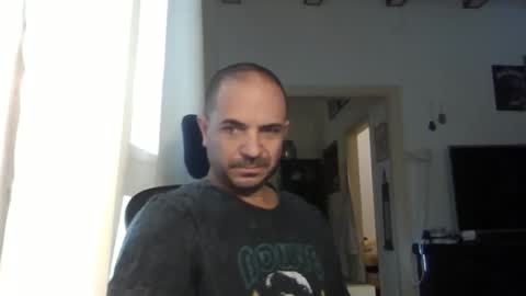 Ariel online show from November 22, 2025, 6:01 am