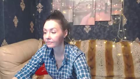 EmmaGoldX online show from December 15, 2024, 7:31 pm