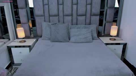 EMMA HILL online show from December 5, 2025, 11:08 am