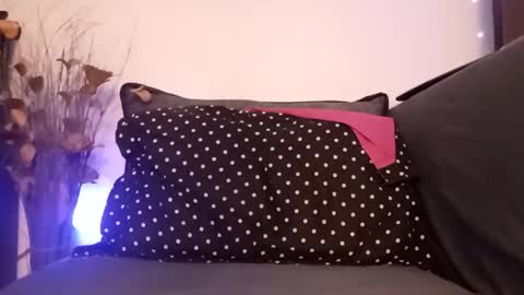 Snapshot of emmakros chatting on October 20, 2025, 3:56 pm emmakros online show from October 20, 2025, 3:56 pm