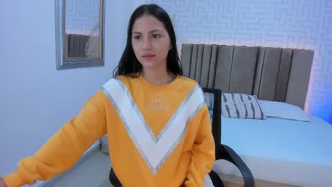 Snapshot of emmalily_ chatting on August 8, 2026, 12:07 pm emmalily_ online show from August 8, 2026, 12:07 pm