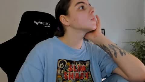 Snapshot of emmamon chatting on January 13, 2025, 7:21 pm Emma online show from January 13, 2025, 7:21 pm