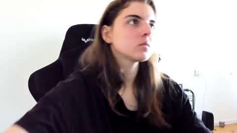 Snapshot of emmamon chatting on September 12, 2025, 6:46 am Emma online show from September 12, 2025, 6:46 am