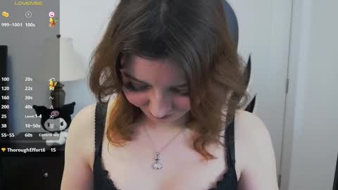 Snapshot of emmamoore12 chatting on April 27, 2026, 5:44 pm Emma online show from April 27, 2026, 5:44 pm