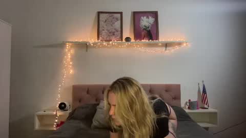 Snapshot of emmaonlyx1 chatting on July 30, 2026, 3:05 am emmaonlyx1 online show from July 30, 2026, 3:05 am