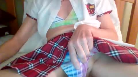 Snapshot of emmapeel5 chatting on December 11, 2024, 9:34 pm Emma online show from December 11, 2024, 9:34 pm