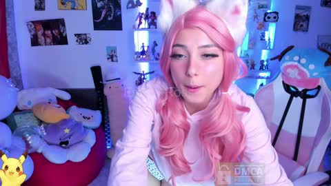 Snapshot of emmarosse11 chatting on February 7, 2025, 7:17 pm Emma online show from February 7, 2025, 7:17 pm