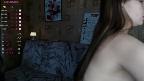 Mia online show from December 6, 2024, 6:28 pm