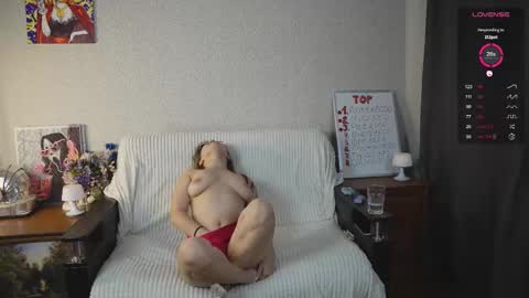 Mia online show from September 18, 2025, 2:35 am