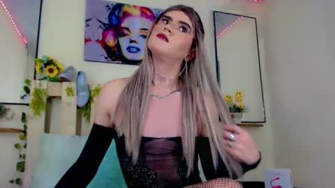 Snapshot of emmavegas19 chatting on February 4, 2025, 6:49 pm emmavegas19 online show from February 4, 2025, 6:49 pm