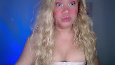 Snapshot of emmawatsoons chatting on January 29, 2025, 8:25 pm YourDreamGirl Emma online show from January 29, 2025, 8:25 pm