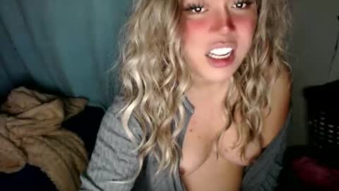 YourDreamGirl Emma  online show from November 25, 2025, 12:21 am