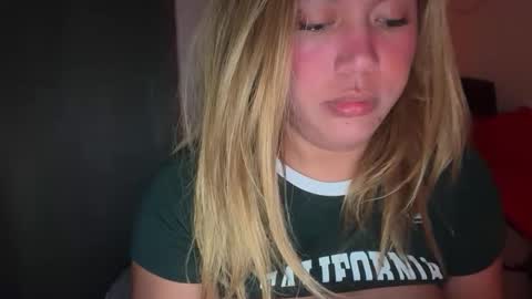 YourDreamGirl Emma  online show from April 20, 2026, 12:41 pm