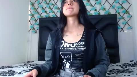  Emma  online show from December 21, 2025, 4:14 pm