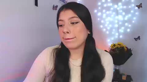 Snapshot of emmi_0 chatting on September 25, 2025, 12:14 am Emily Independent model online show from September 25, 2025, 12:14 am