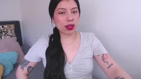 Snapshot of emmi_0 chatting on October 26, 2025, 9:31 pm Emily Independent model online show from October 26, 2025, 9:31 pm