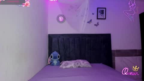 Snapshot of emmie_bunny chatting on May 14, 2026, 9:54 pm Emmie online show from May 14, 2026, 9:54 pm