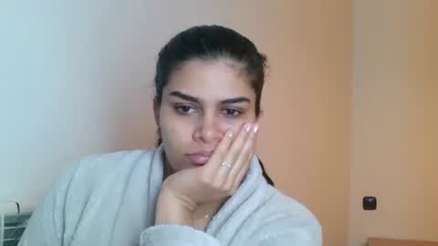 emmie online show from November 20, 2025, 9:09 am