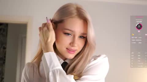 Snapshot of emmiemurray chatting on October 4, 2025, 6:22 am Aurora online show from October 4, 2025, 6:22 am