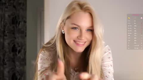 Snapshot of emmiemurray chatting on October 7, 2025, 6:43 am Aurora online show from October 7, 2025, 6:43 am