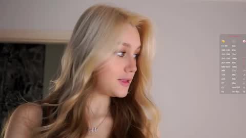 Snapshot of emmiemurray chatting on October 10, 2025, 8:13 am Aurora online show from October 10, 2025, 8:13 am