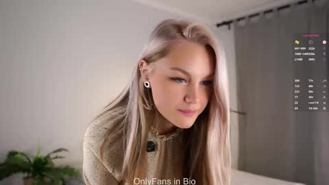 Snapshot of emmiemurray chatting on November 29, 2025, 6:49 am Aurora online show from November 29, 2025, 6:49 am