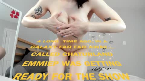 Snapshot of emmiep chatting on October 26, 2025, 4:24 pm emmiep online show from October 26, 2025, 4:24 pm